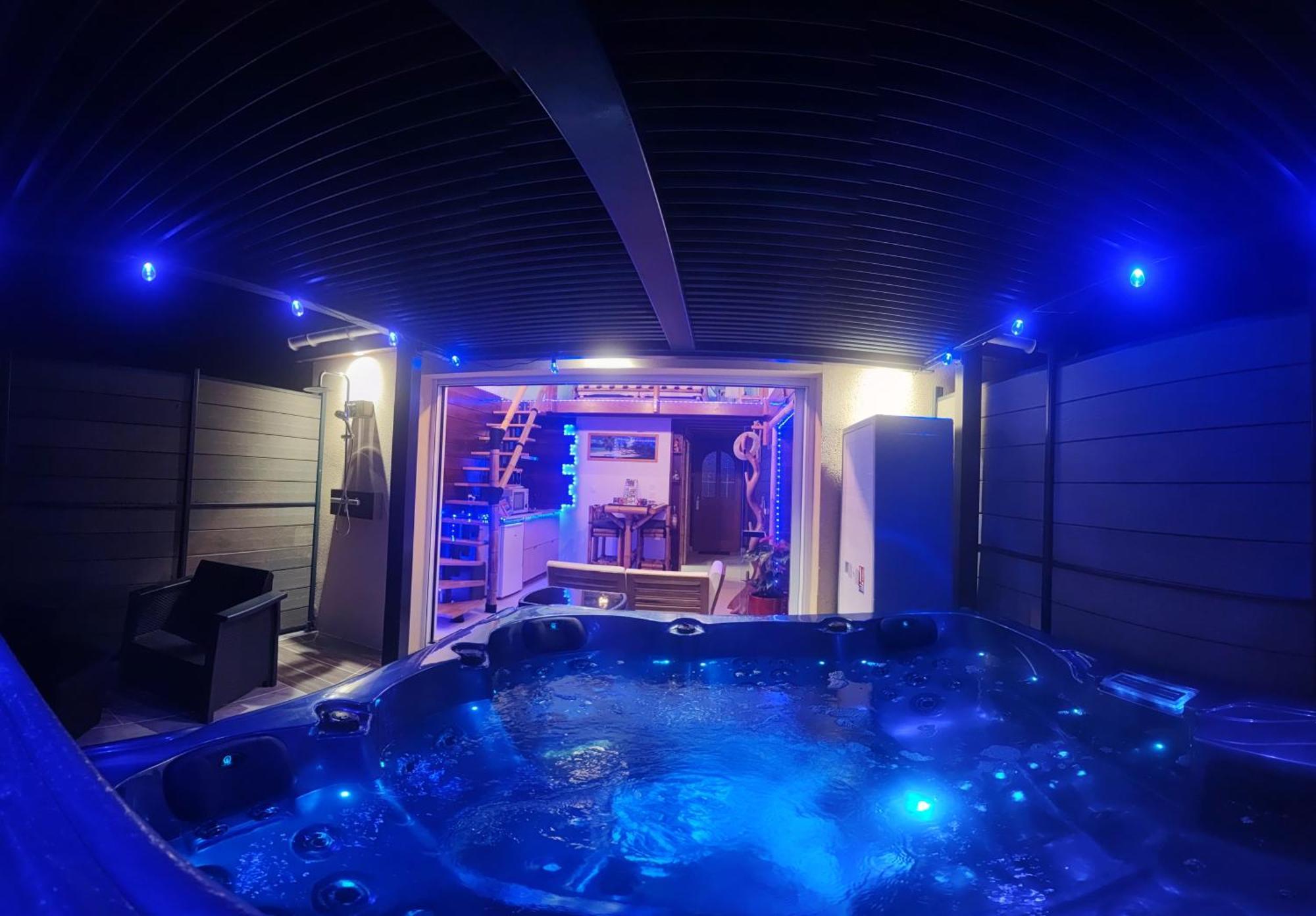 La Kaz Rhumantique Sauna And Spa Privatif La Riviere-Saint-Sauveur Exterior photo