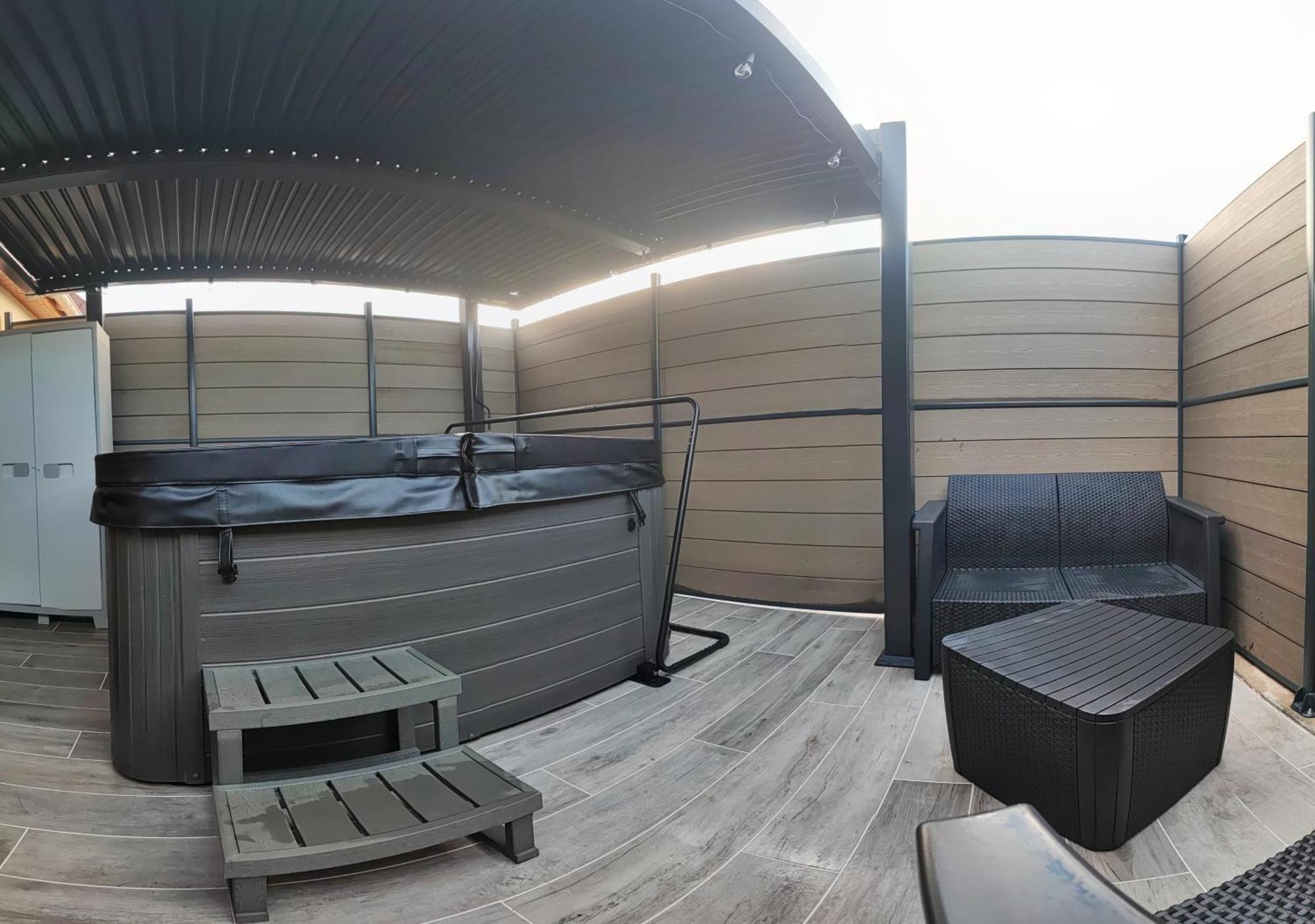 La Kaz Rhumantique Sauna And Spa Privatif La Riviere-Saint-Sauveur Exterior photo